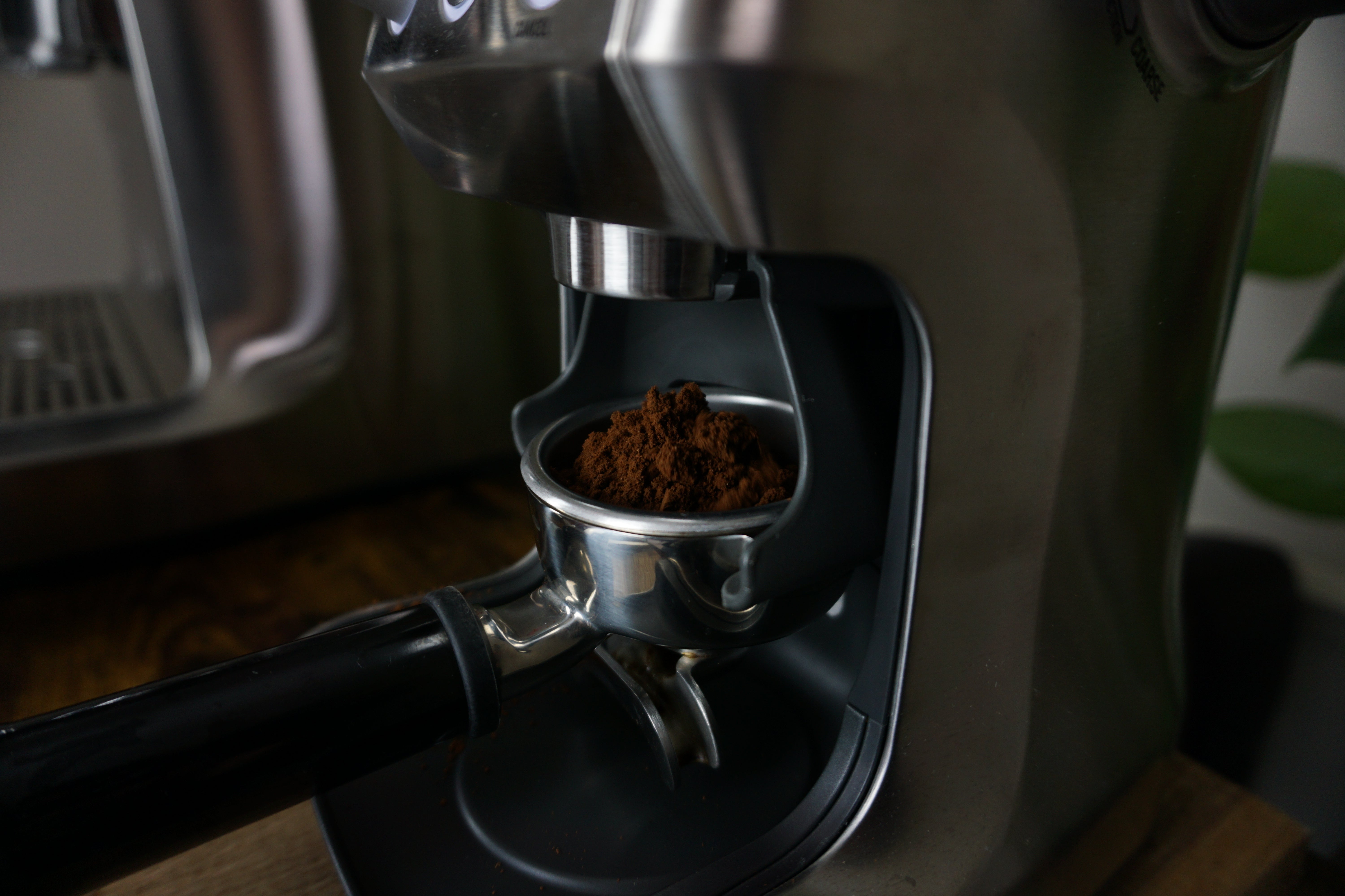 Sage Dynamic Duo, espresso machine and grinder on the worktop